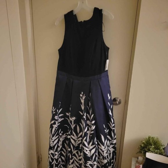 Prom Dress - Picture 1 of 3